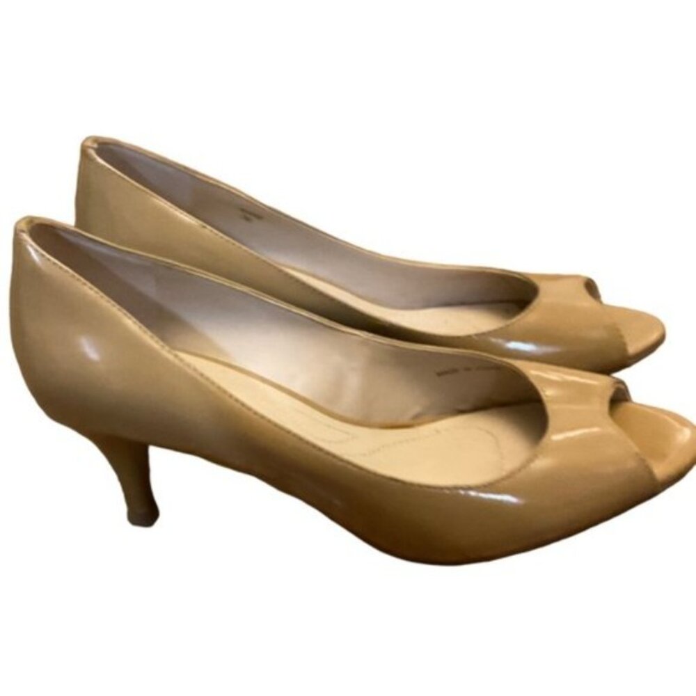 TAHARI | Tan Heels | Size 7 - Picture 5 of 12